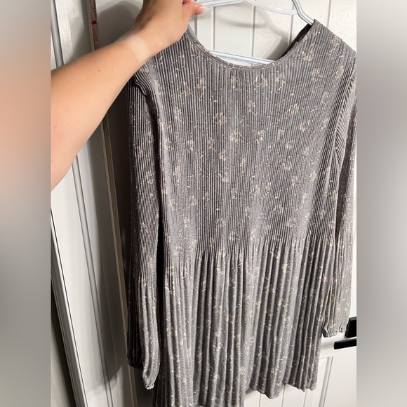 RD Style long sleeve floral dress - Picture 2 of 3